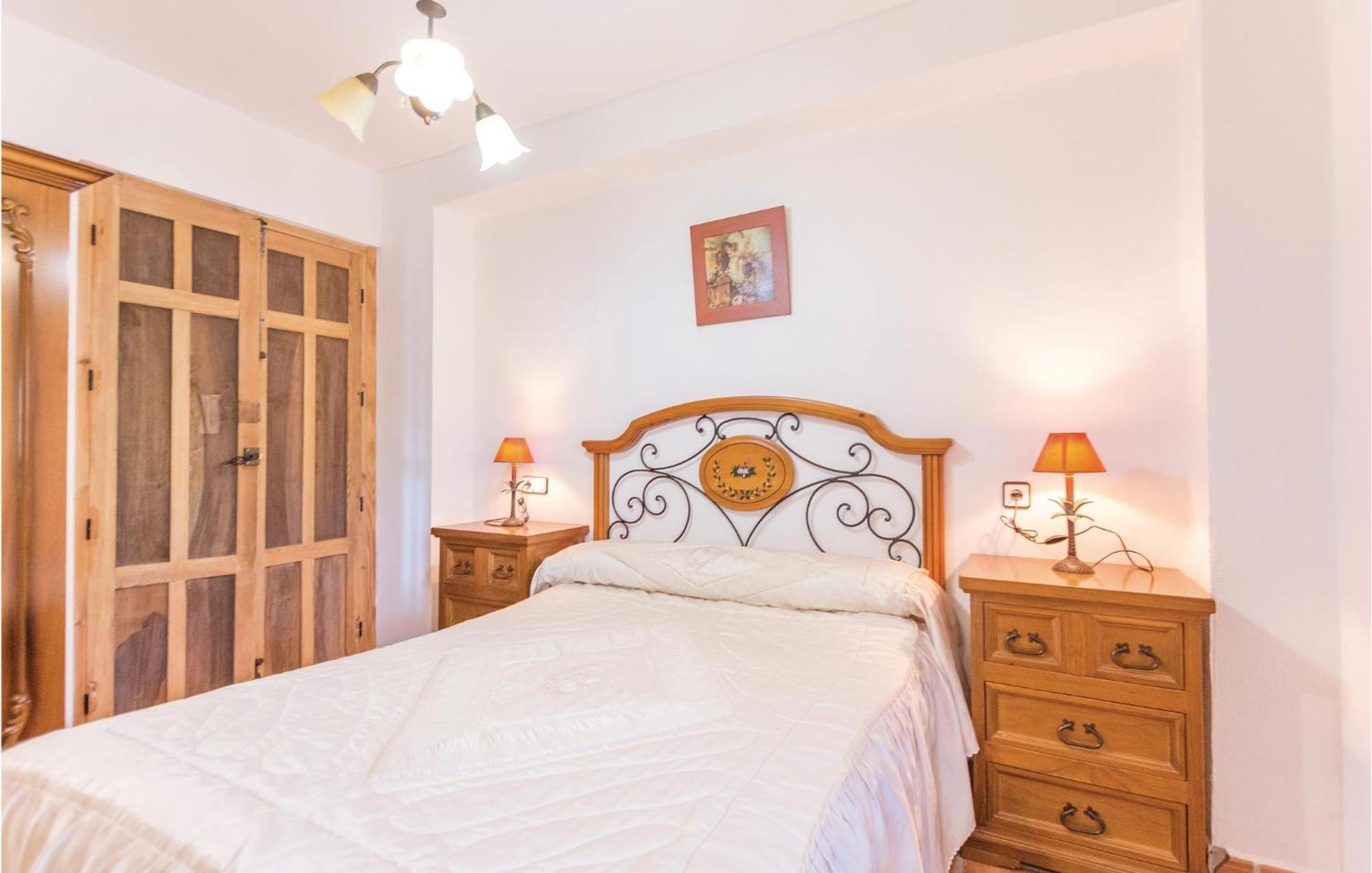 8 Bedroom Lovely Home In Иснахар Экстерьер фото