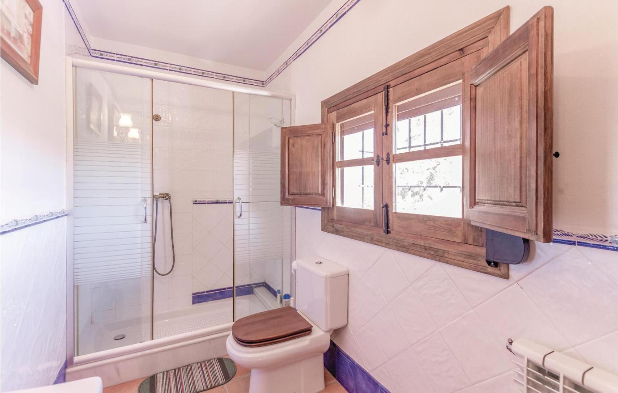 8 Bedroom Lovely Home In Иснахар Экстерьер фото